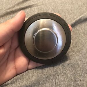 Becca highlighter in Opal